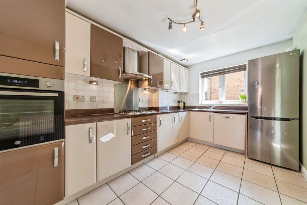 Property photo 2 of 17