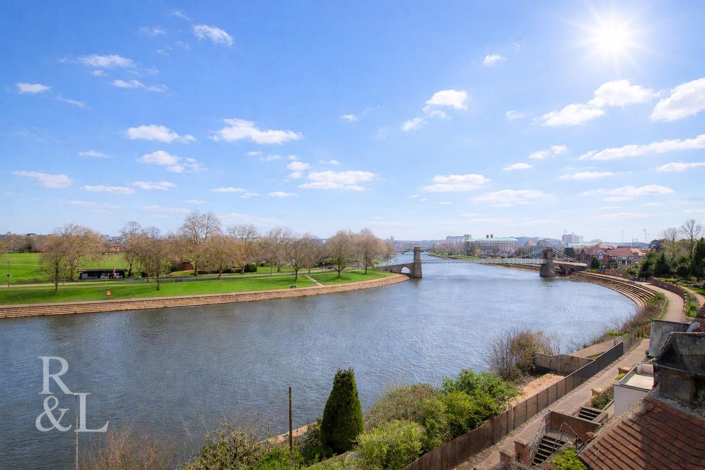 Property photo 3 of 17 F6F6E0F6-679c-4d70-B8d2-Ef06Ceab2Df1.Png