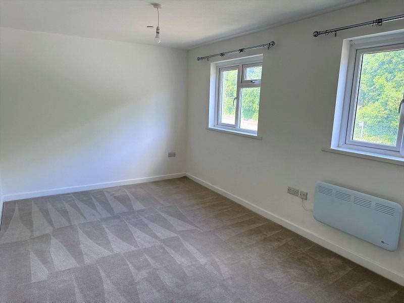 Property photo 2 of 8 4923061