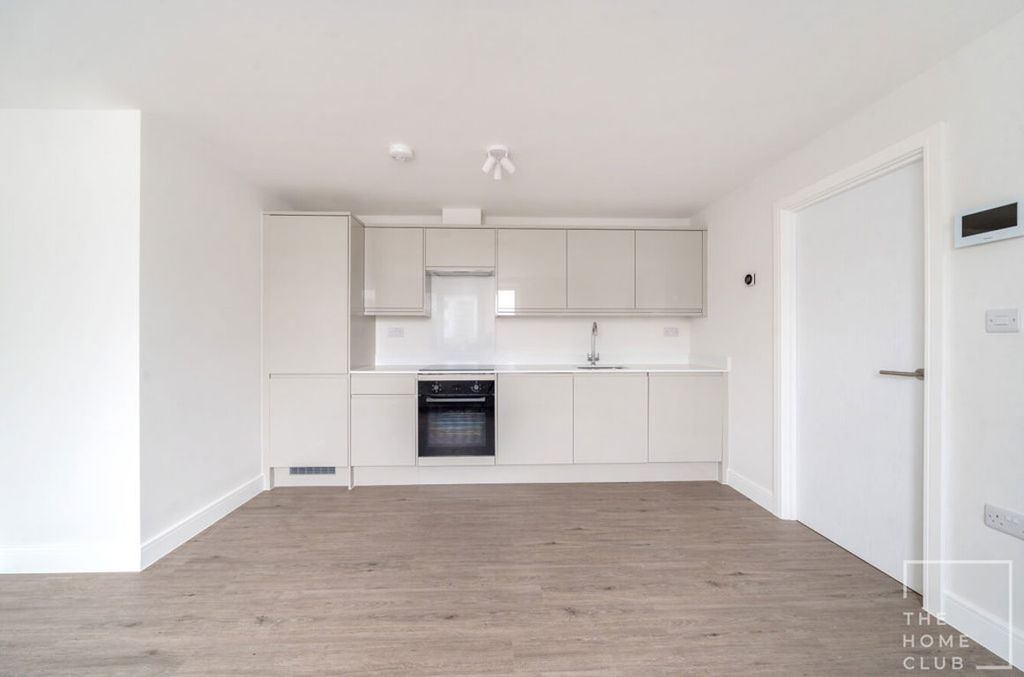 Property photo 1 of 13 6B00703A-41F6-49c6-bae8-70788Ae9E4E4