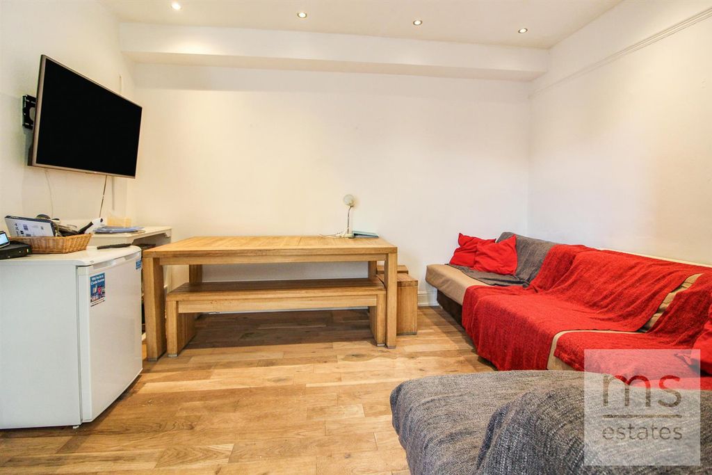 Property photo 3 of 17 Img_8331.Jpg