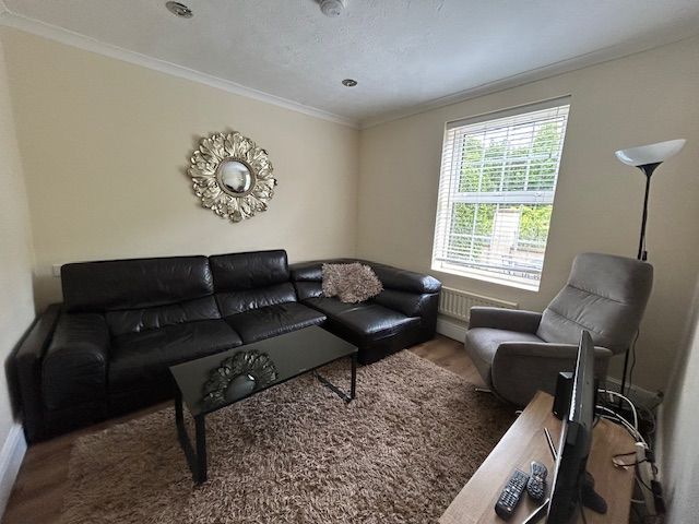 Property photo 2 of 25