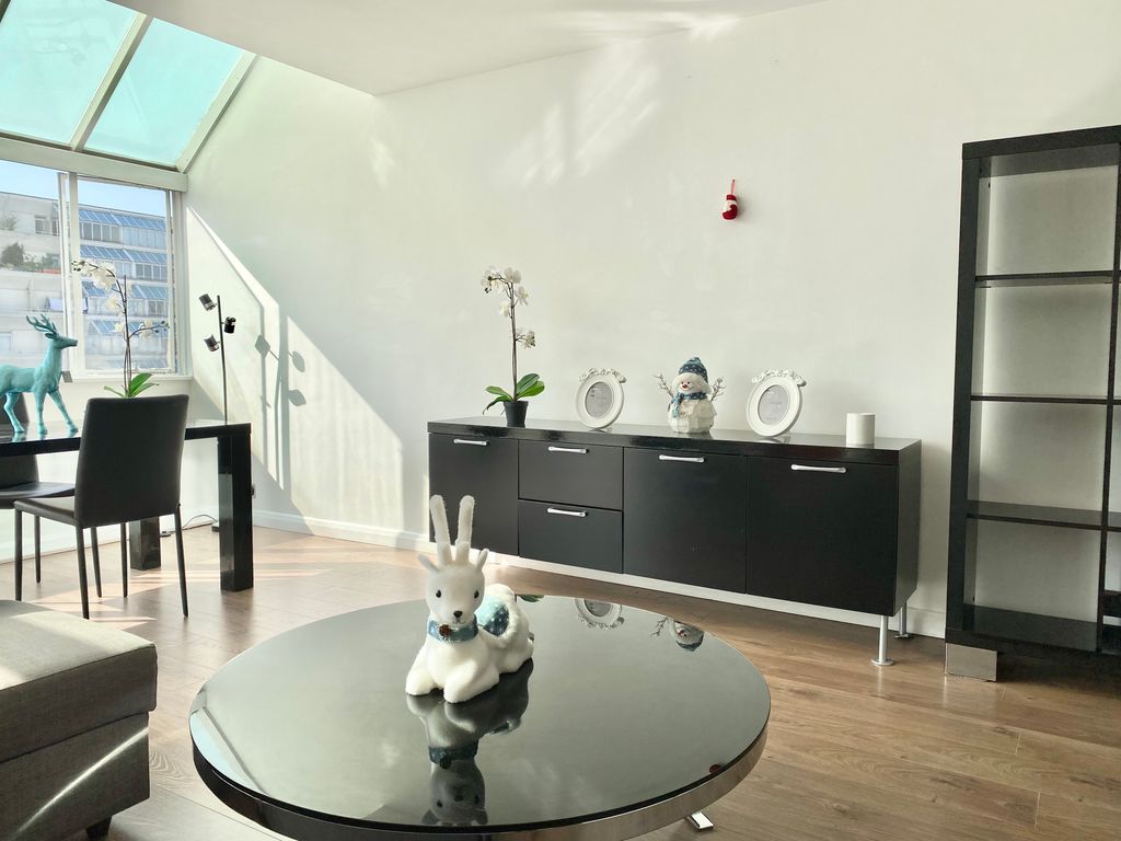 Property photo 2 of 24