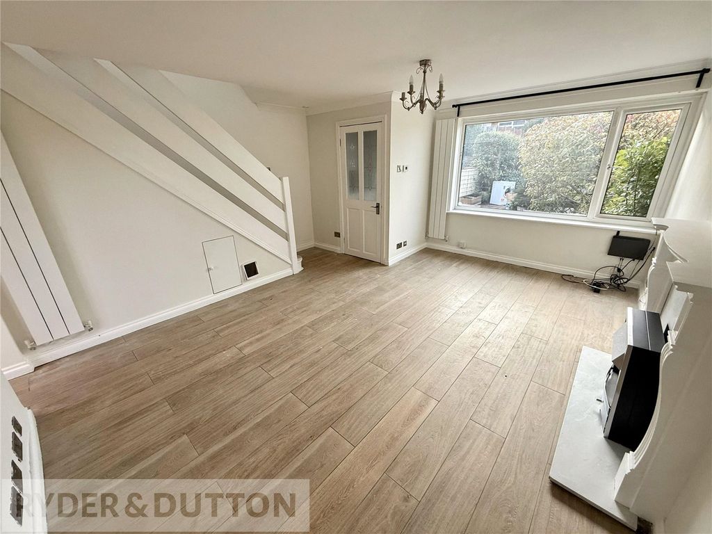 Property photo 2 of 22 Lounge