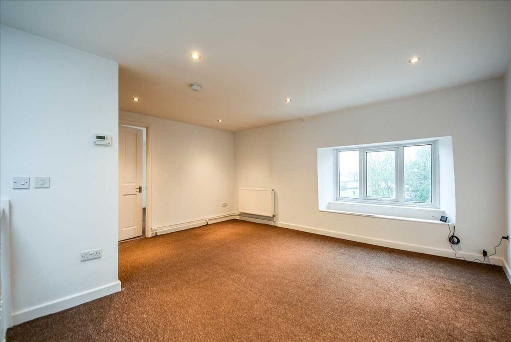 Property photo 2 of 7 Lounge