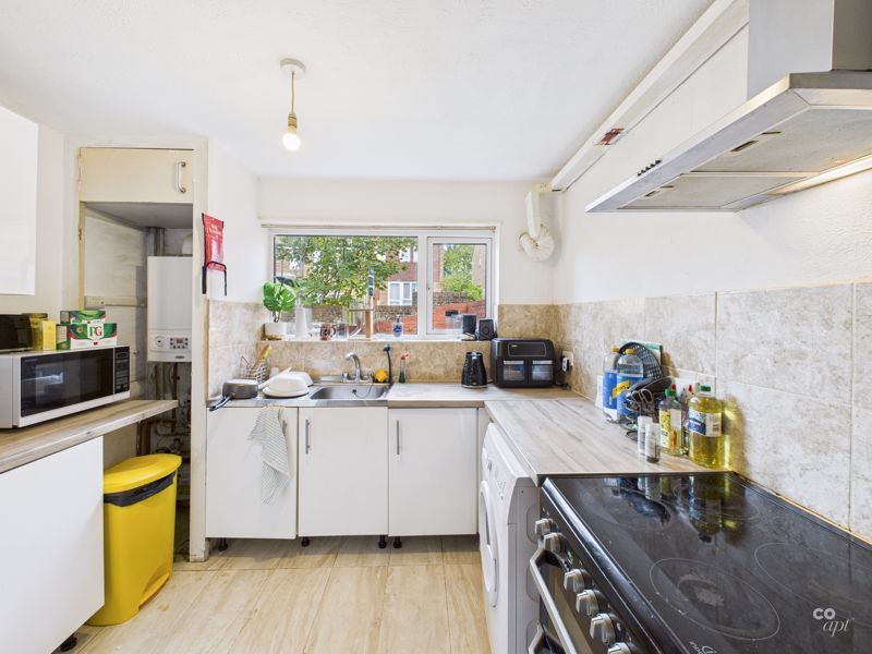 Property photo 2 of 9 Kitchen