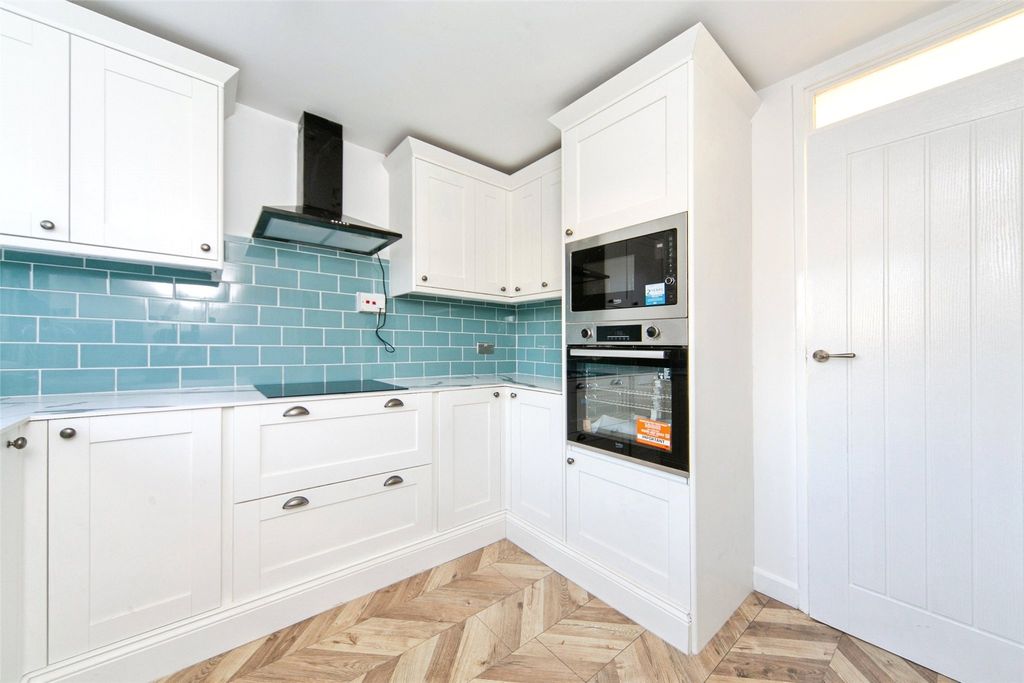 Property photo 3 of 17 Picture No. 22