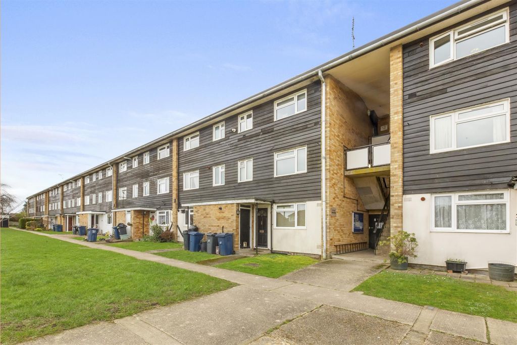 Property photo 1 of 16 41 Honor Rd, Hp16 0Nj-12.Jpg