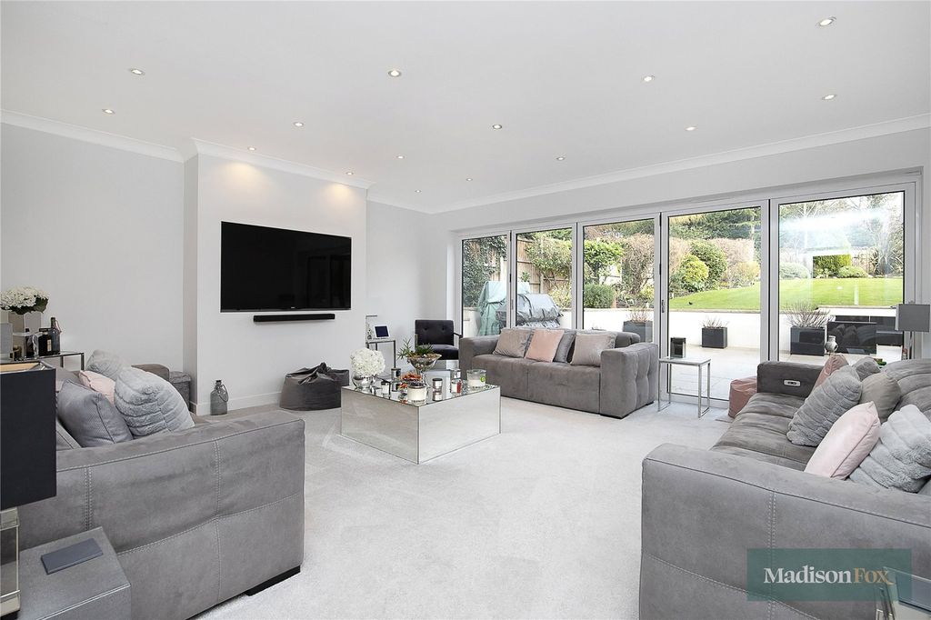 Property photo 3 of 24 Picture No. 31