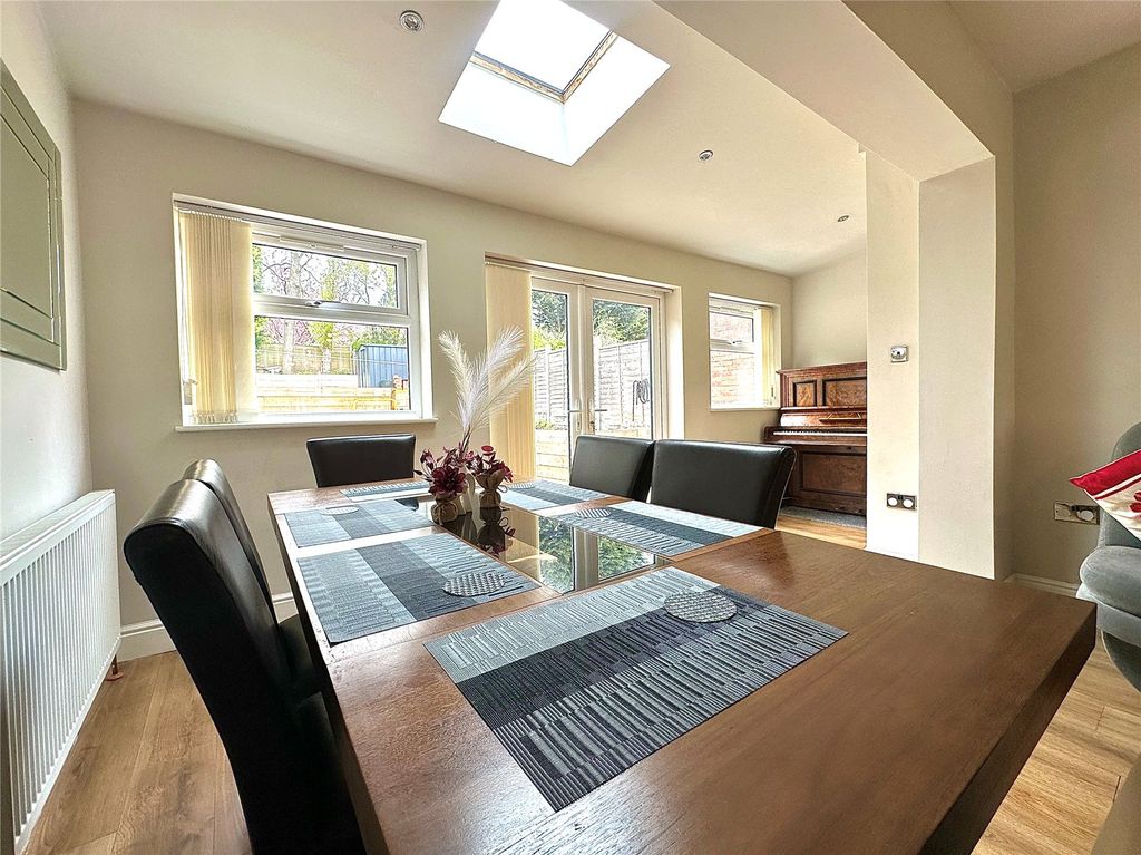 Property photo 2 of 21 Picture No. 14