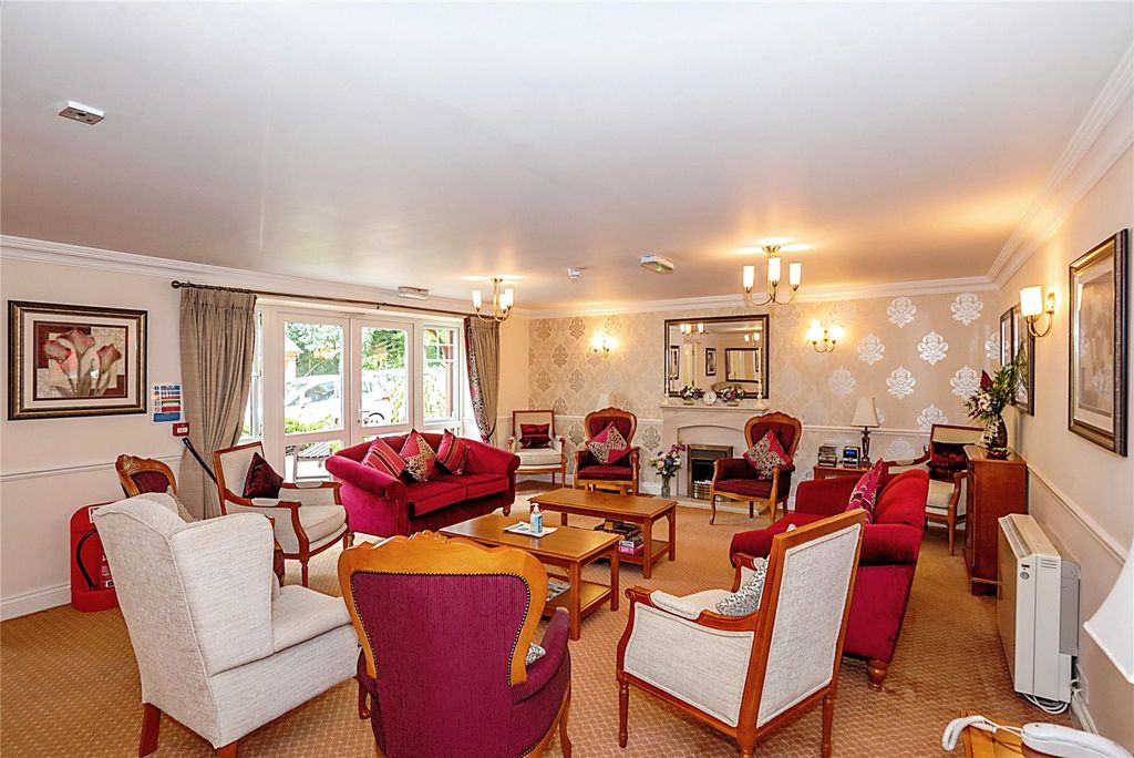 Property photo 2 of 14 Residents' Lounge