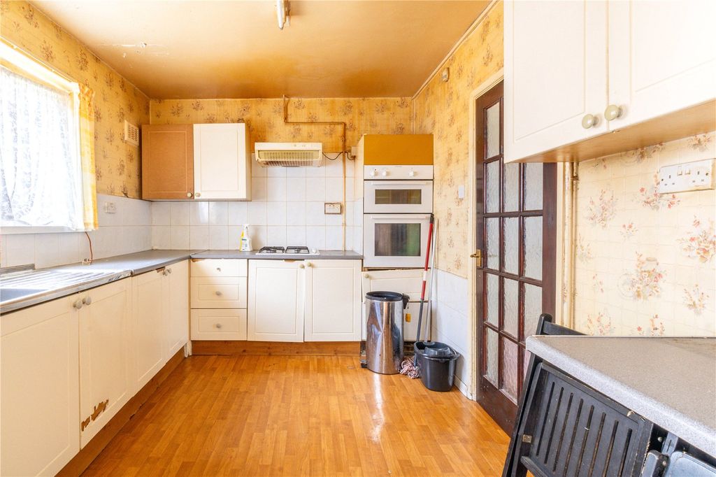 Property photo 3 of 18 Picture No. 04