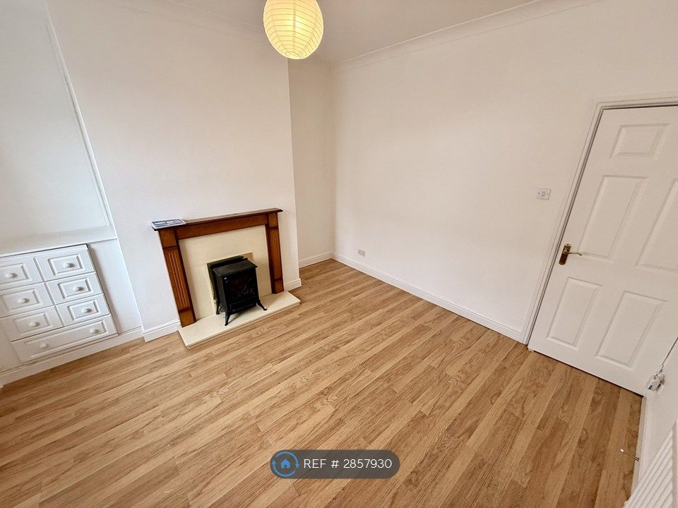 Property photo 3 of 10 Lounge