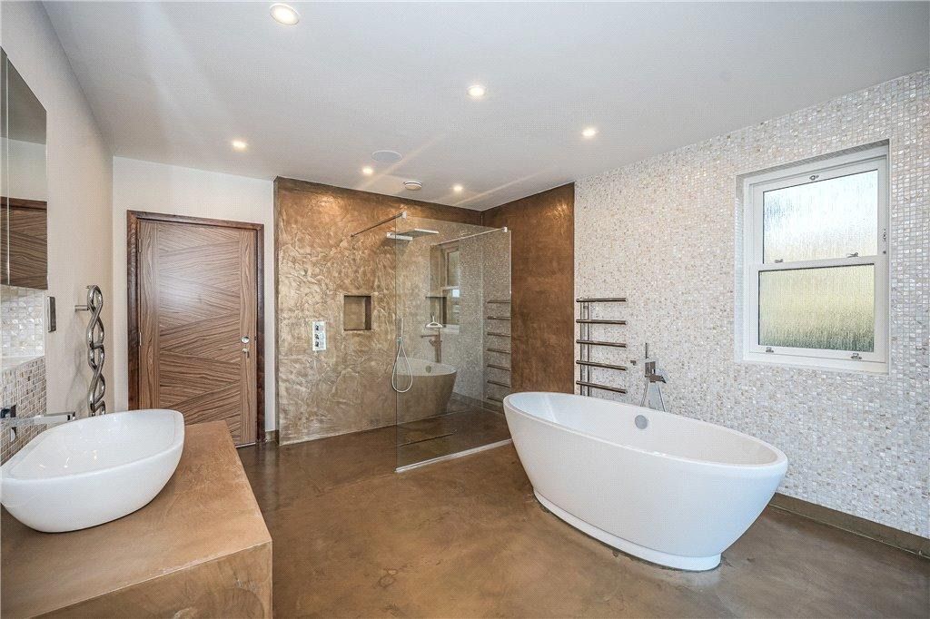 Property photo 2 of 3