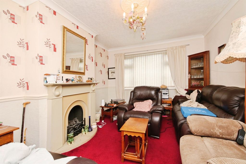 Property photo 2 of 16