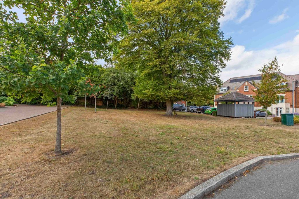 Property photo 3 of 11