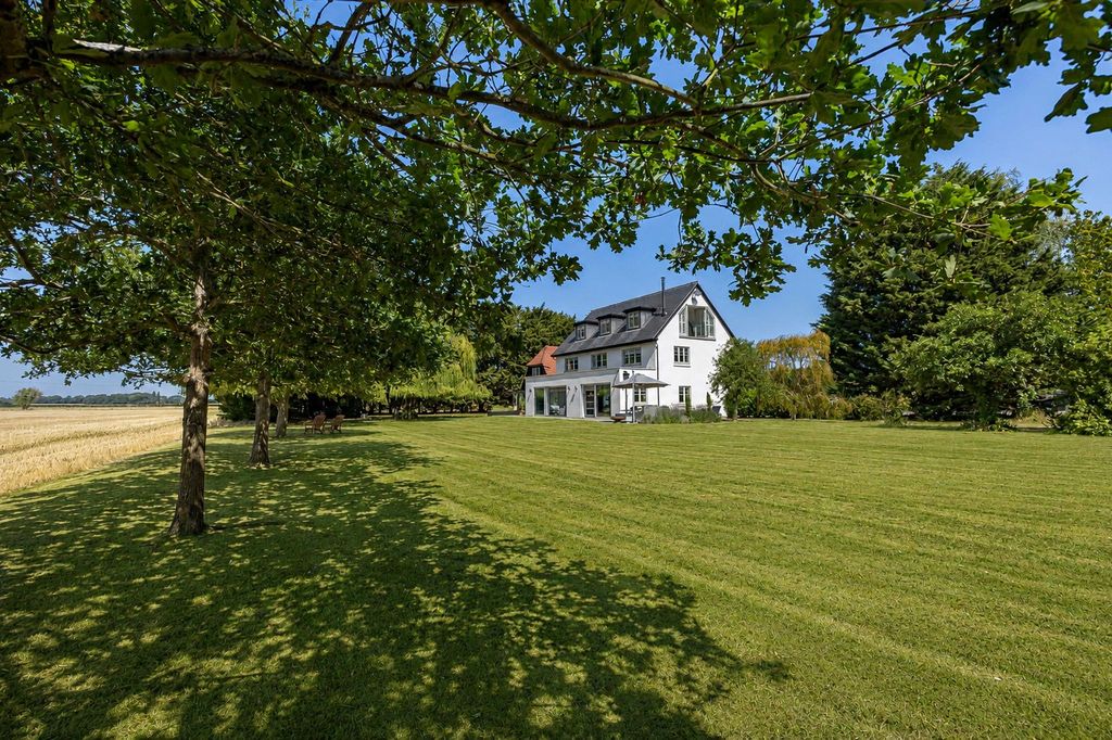 Property photo 1 of 47 Picture No. 75
