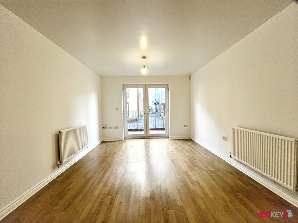 Property photo 2 of 6 Lounge