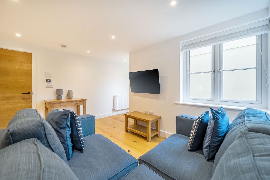 Property photo 3 of 12 Photo 3