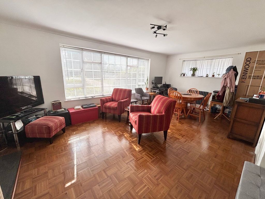 Property photo 2 of 23