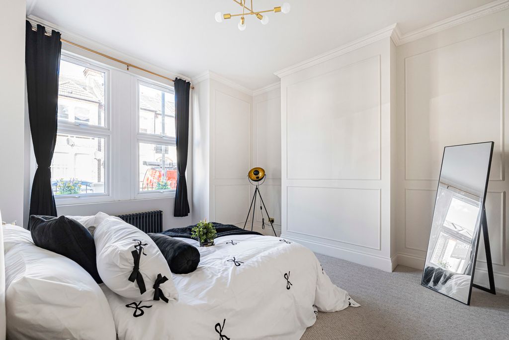 Property photo 3 of 15 Bedroom