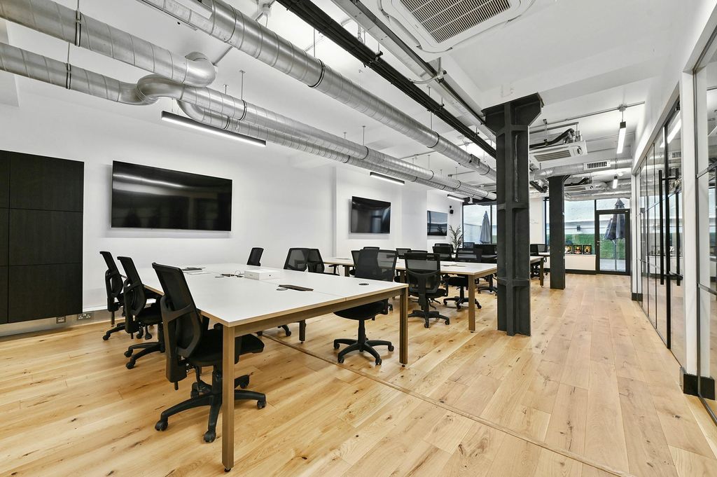 Property photo 1 of 10 Photo 4