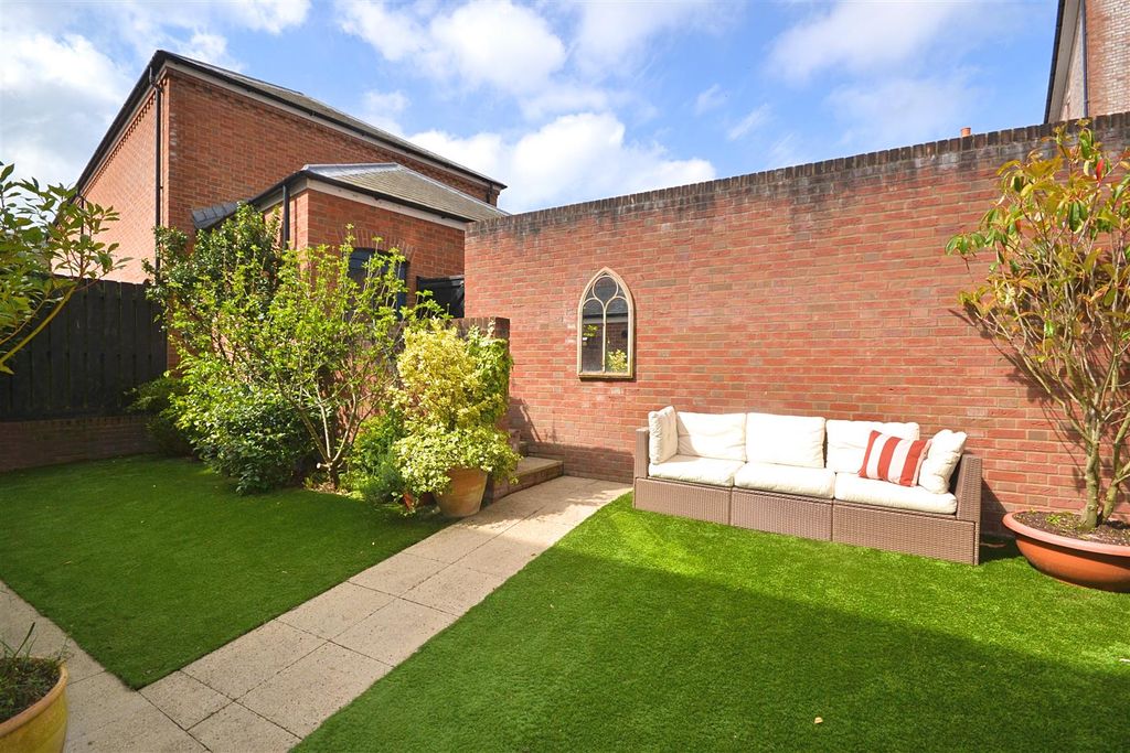 Property photo 3 of 20 36 (1).Png