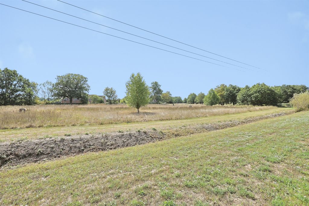 Property photo 3 of 18