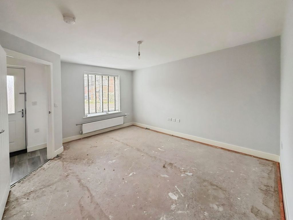 Property photo 3 of 15 Living Room