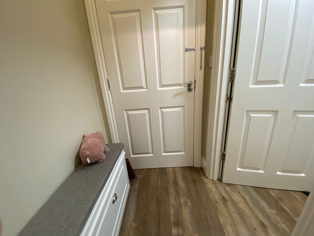 Property photo 3 of 14 Photo 7