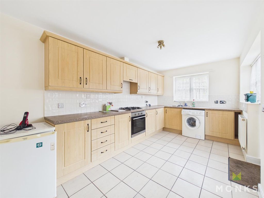 Property photo 2 of 12 Cam01420G0-Pr0874-Still004.Jpg