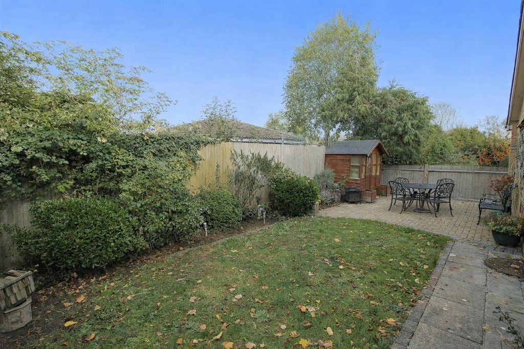 Property photo 3 of 21 Garden.Jpg