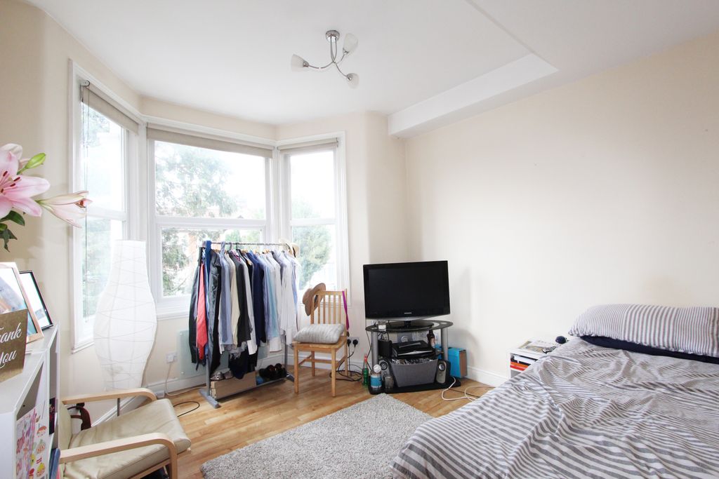 Property photo 3 of 8