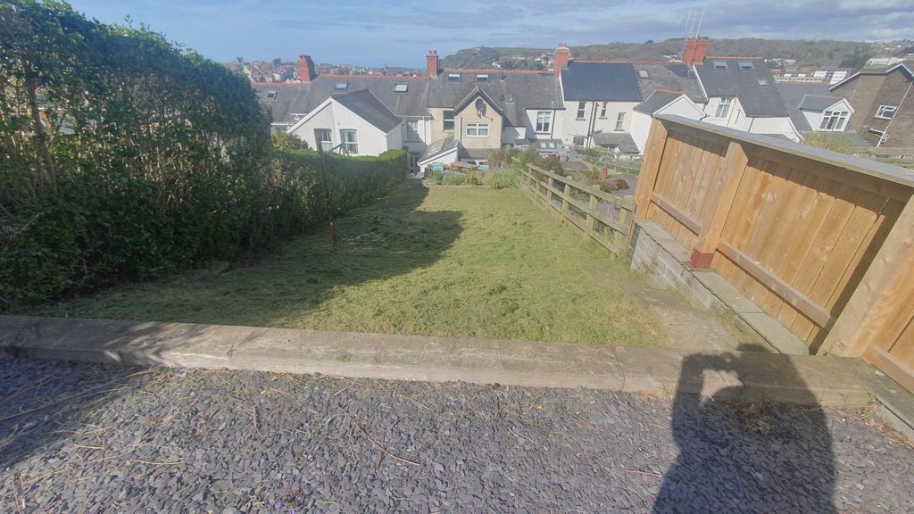 Property photo 3 of 28