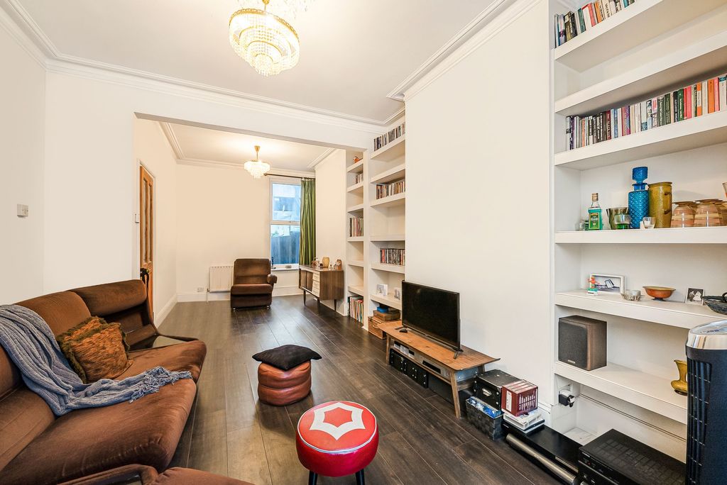 Property photo 3 of 12