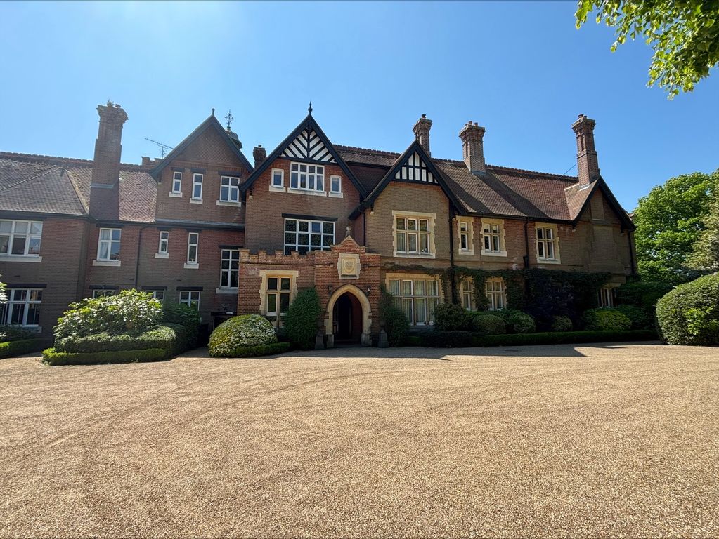 Property photo 1 of 9