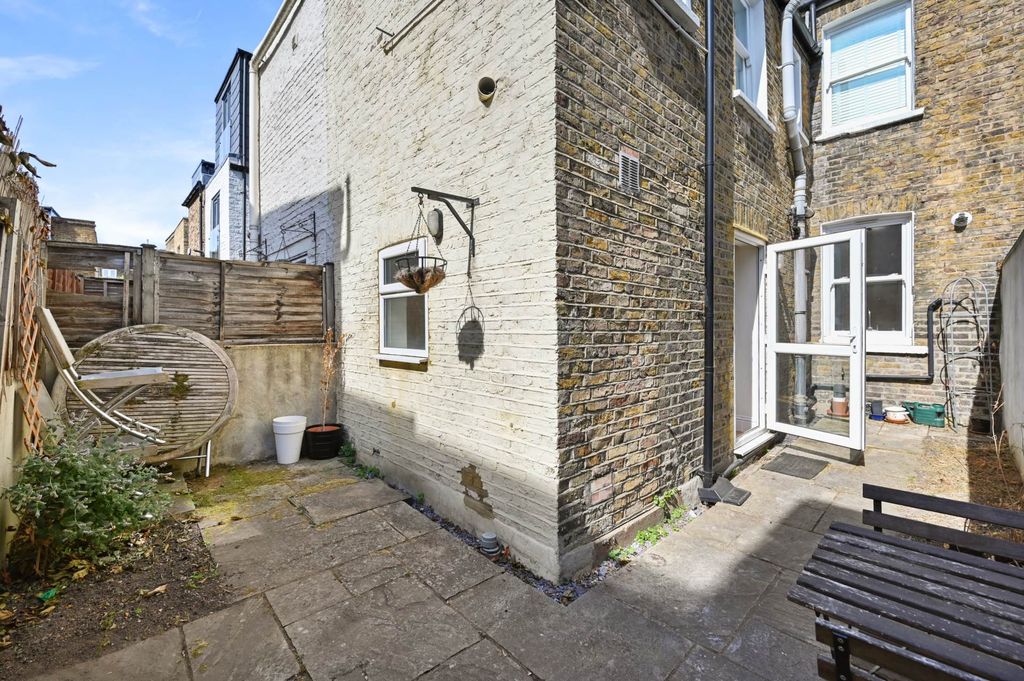Property photo 2 of 10