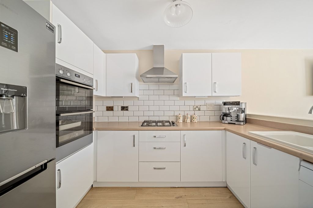 Property photo 2 of 27 5439083