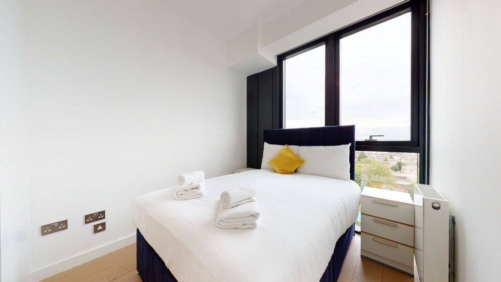 Property photo 3 of 13 Bedroom