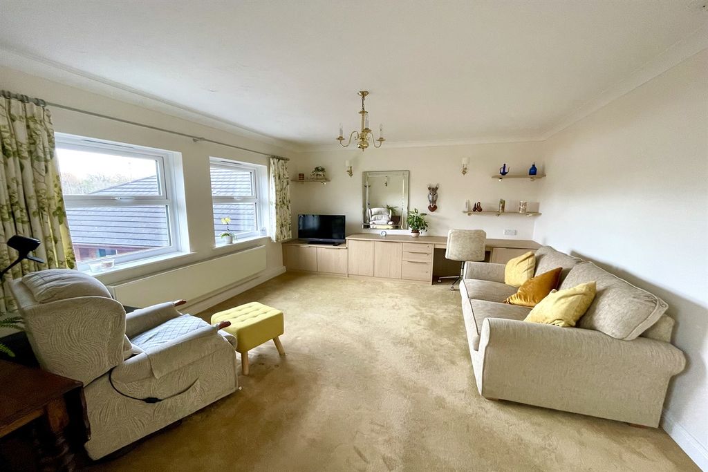 Property photo 3 of 11 Living Dining Room