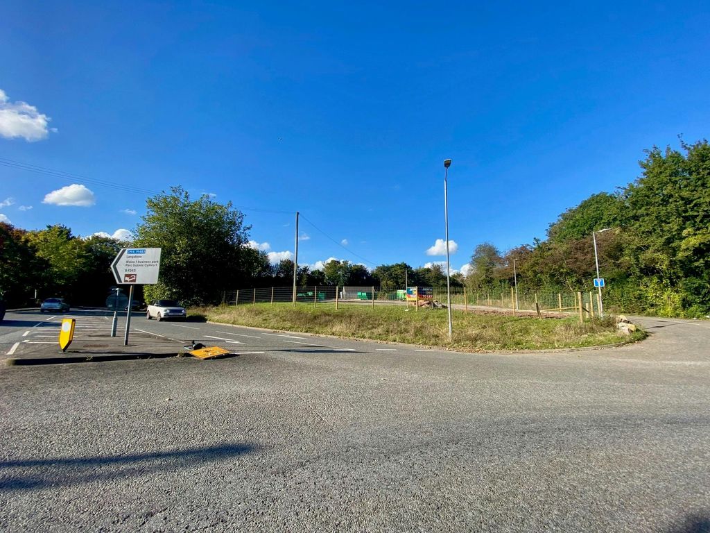 Property photo 3 of 6 Magor 01.Jpg