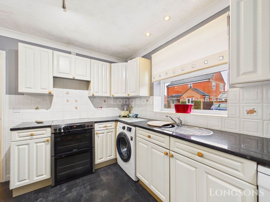 Property photo 2 of 17