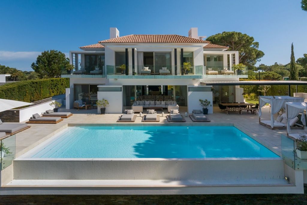 Property photo 1 of 27 Spectacular Modernised Villa With Golf View