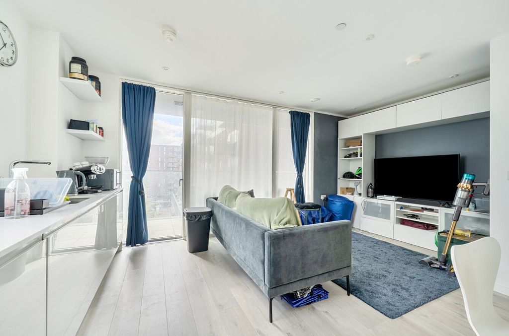 Property photo 1 of 20 1454704-13-69Fb13...
