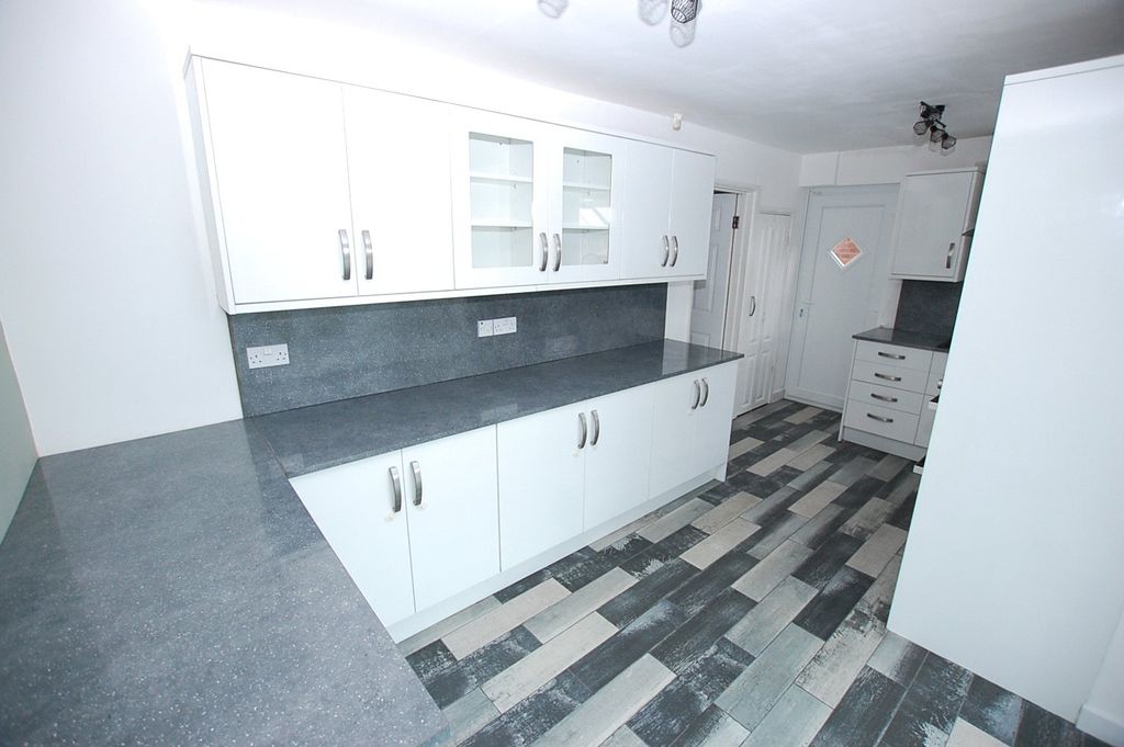 Property photo 3 of 12 Picture No. 17