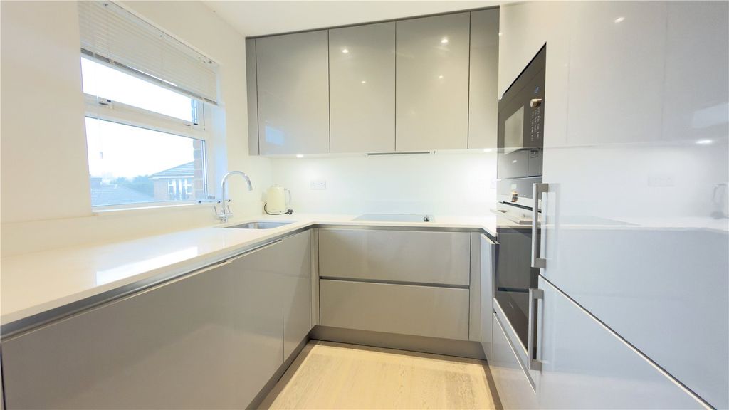 Property photo 3 of 12 Picture No. 14