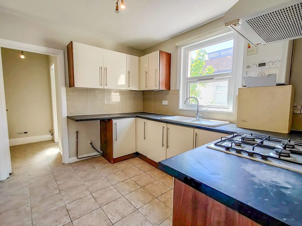 Property photo 2 of 15 Photo 9