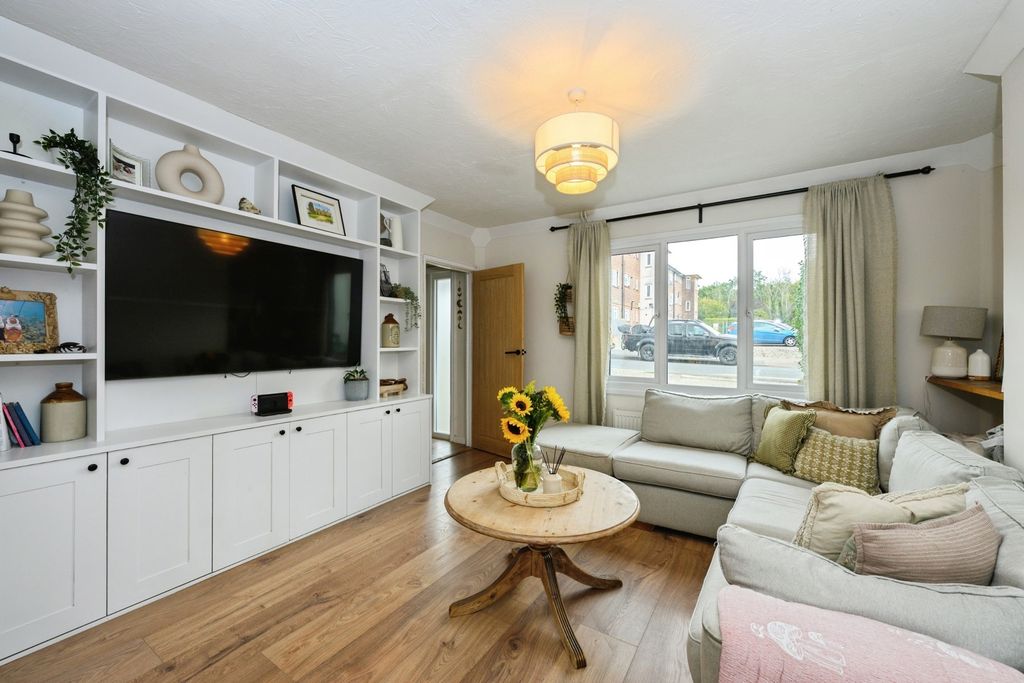 Property photo 1 of 18 Pbox-Img.Jpg