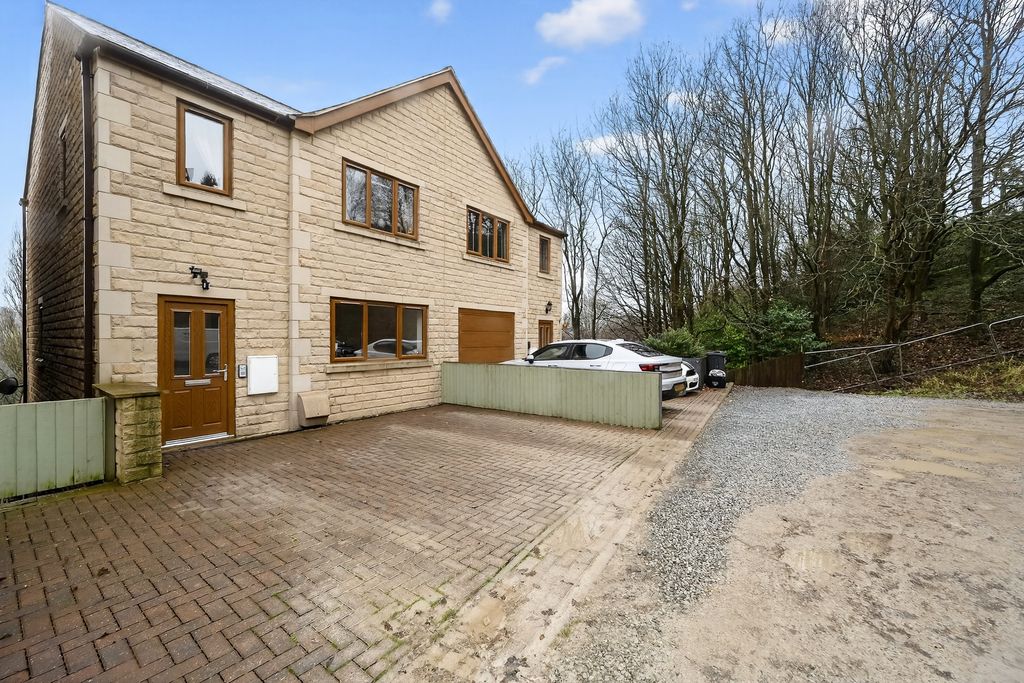 Property photo 1 of 19 Front View