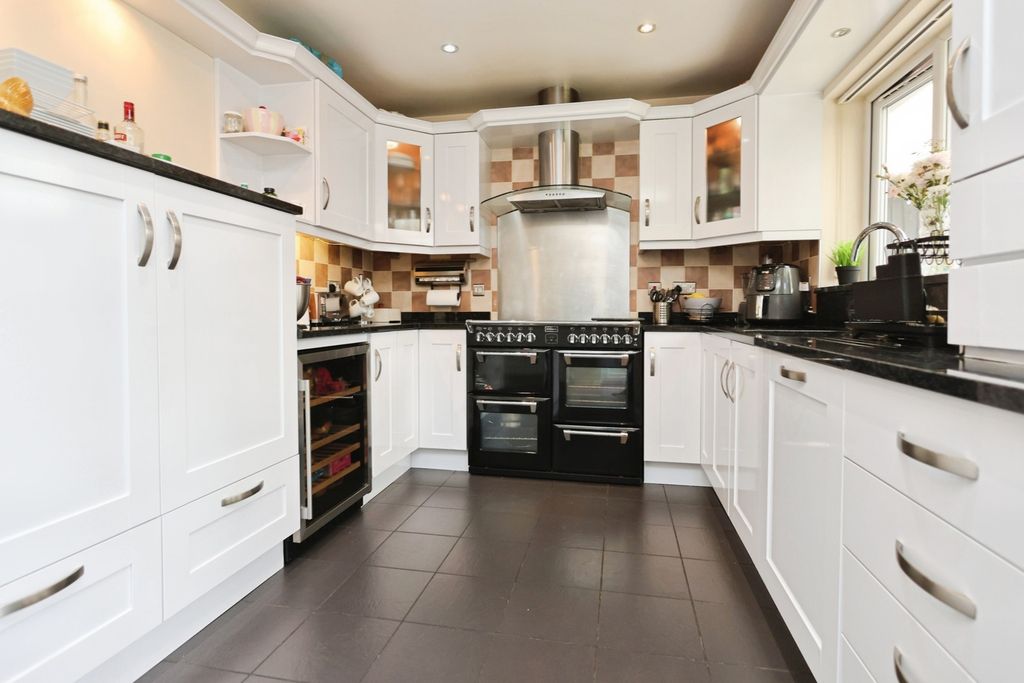 Property photo 3 of 20 Pbox-Img.Jpg